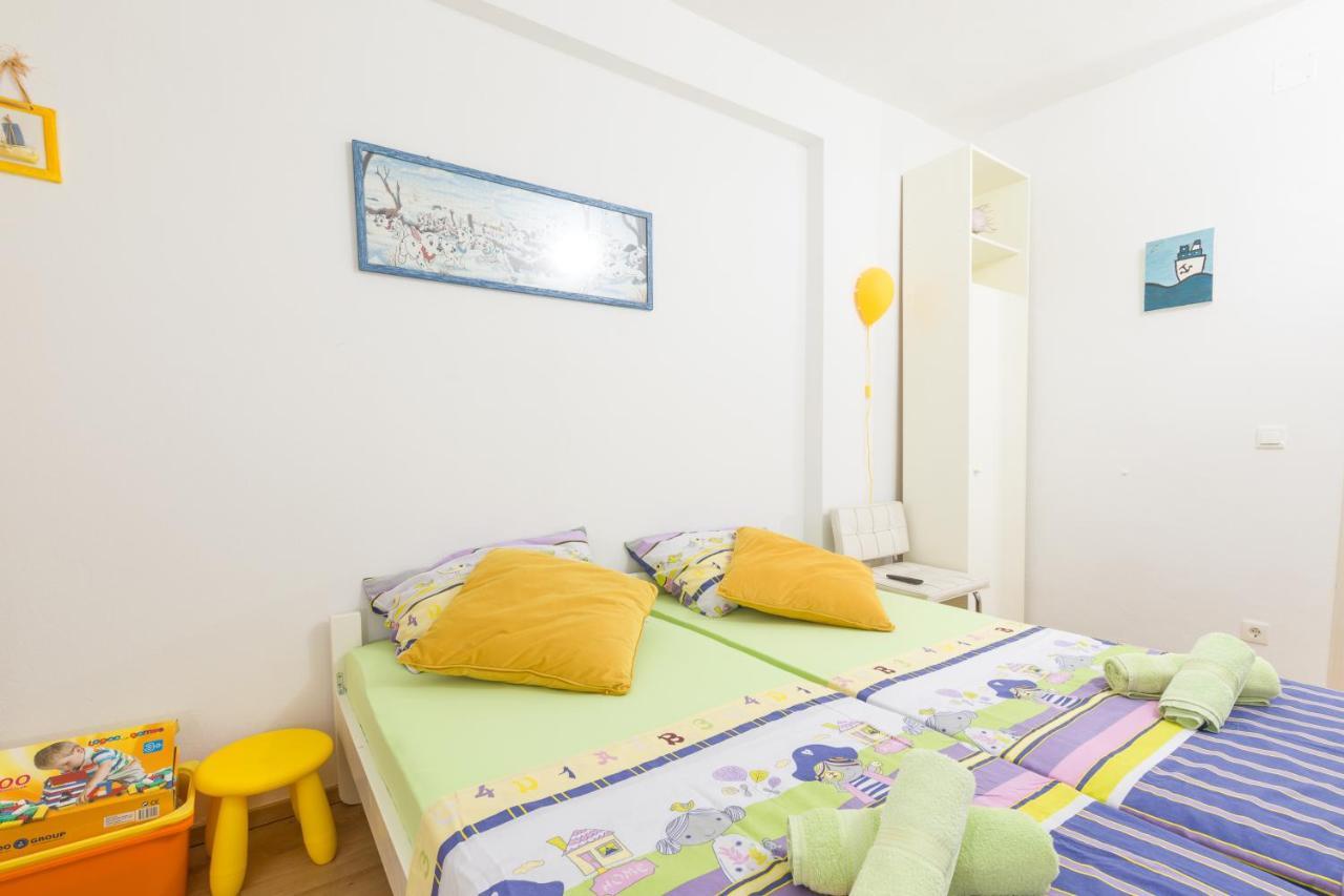 Apartments Dobronic Jelsa  Exterior photo