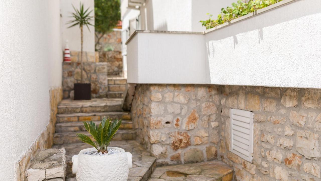 Apartments Dobronic Jelsa  Exterior photo