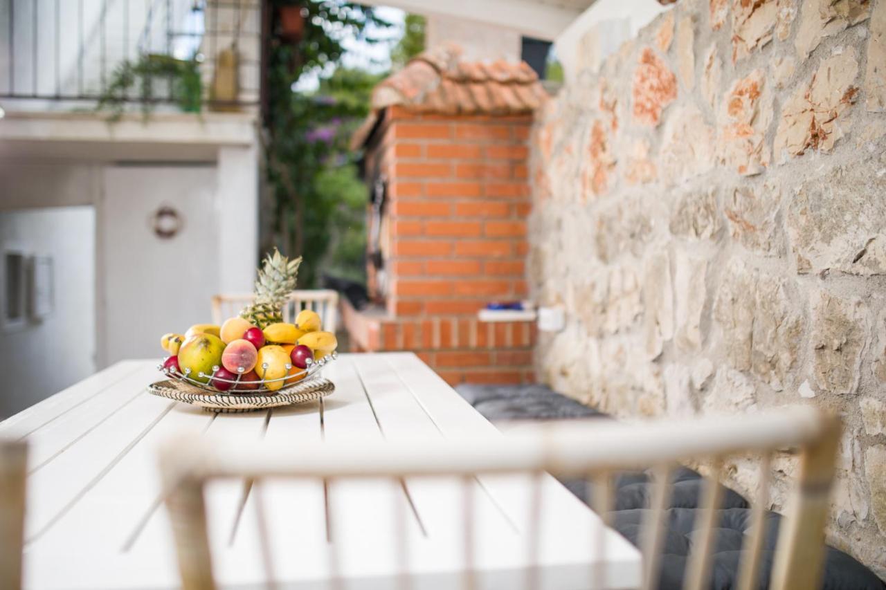 Apartments Dobronic Jelsa  Exterior photo