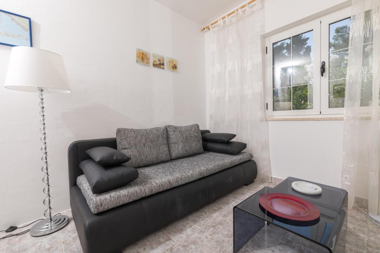 Apartments Dobronic Jelsa  Exterior photo